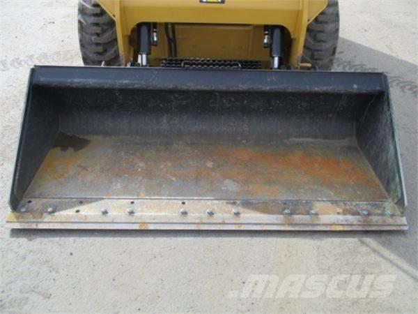 CAT 236 D Skid steer loderler