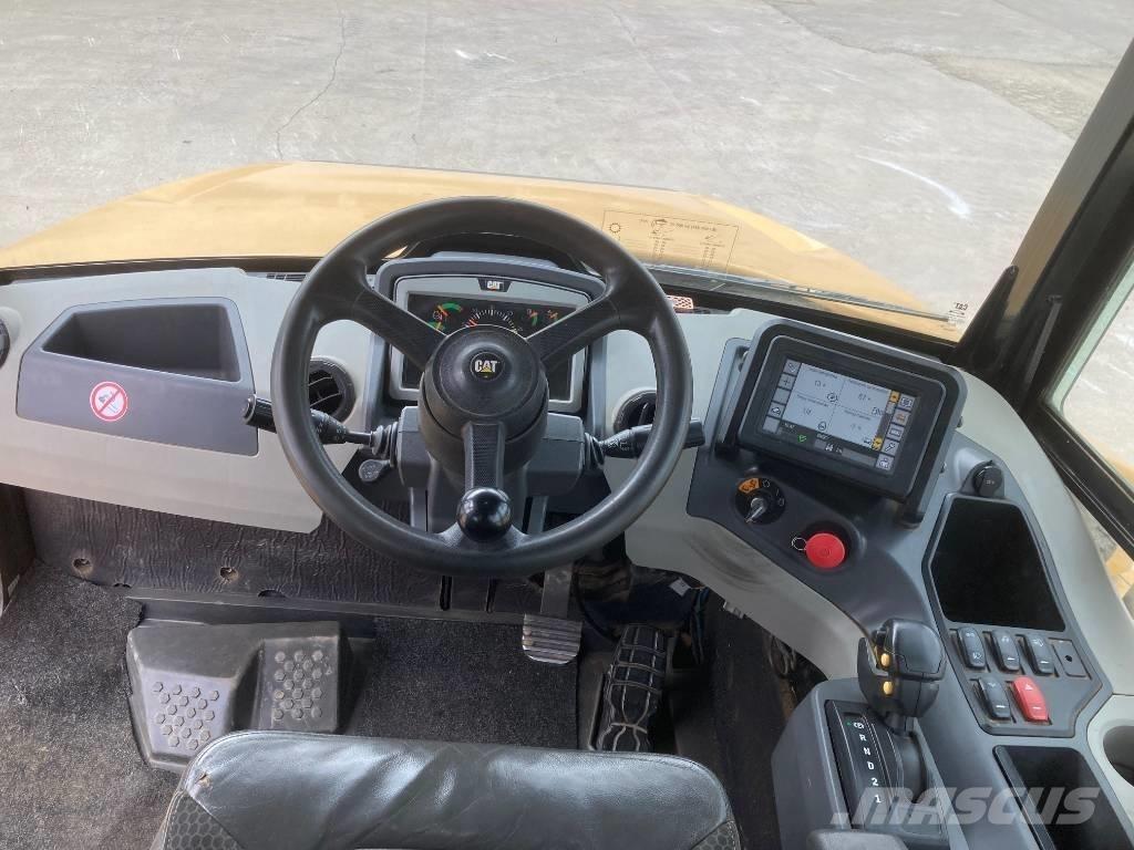 CAT 745 Belden kirma kaya kamyonu