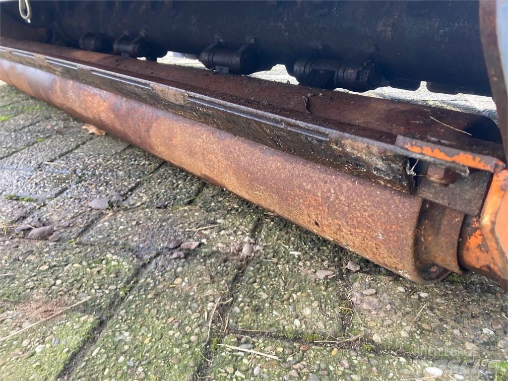  Cancela TGB-180D Pürüzlü arazi, kırpma ve çevresel çim biçme makineleri