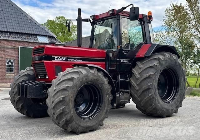 Case IH 1255 XL Traktörler