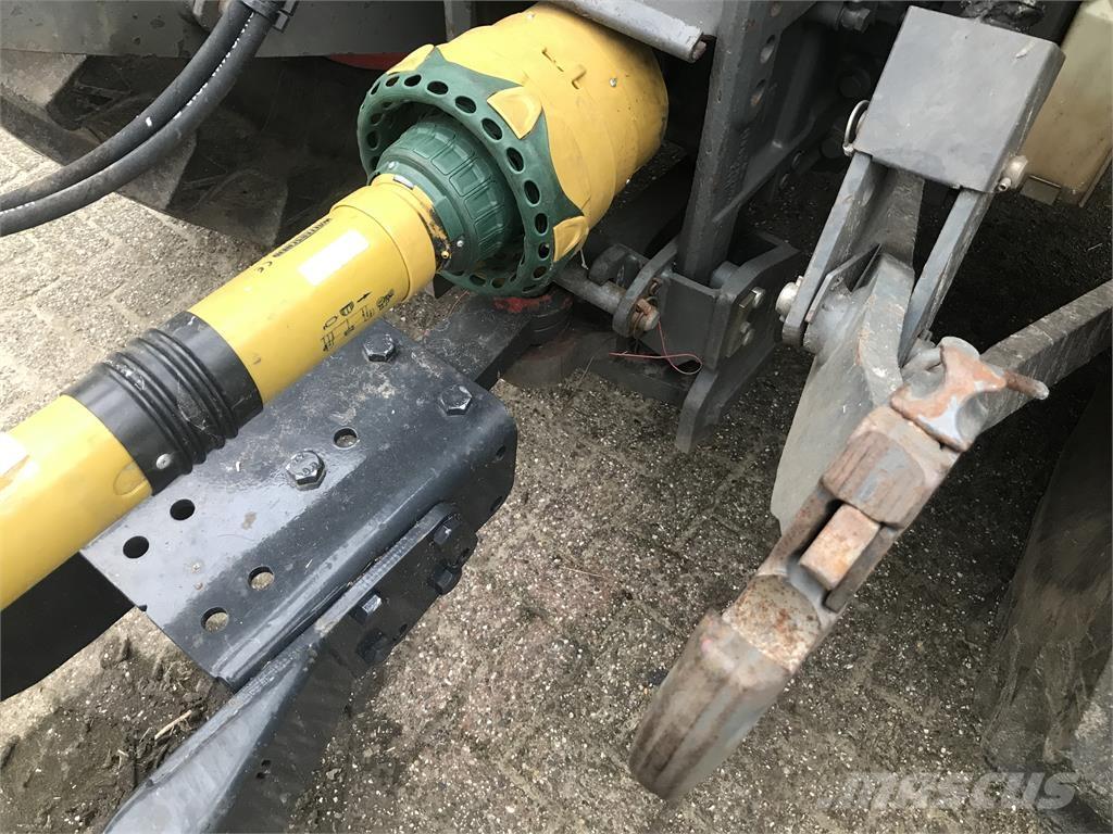 Fendt 411 Com2 Traktörler