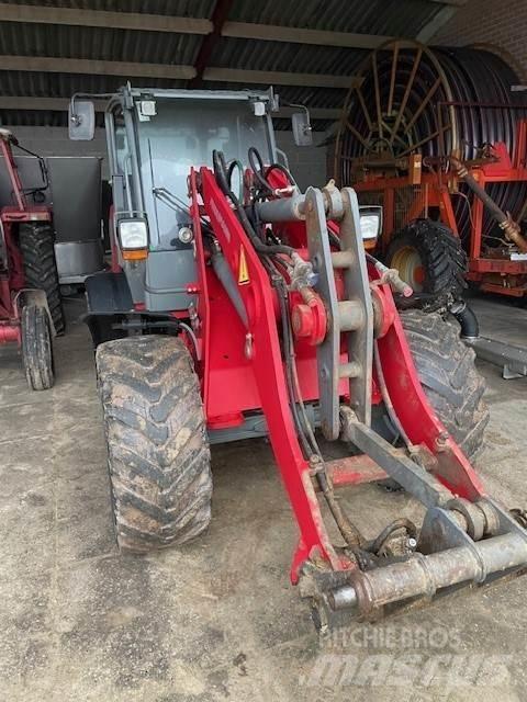 Weidemann 4080 LP Ön yükleyici ve kazicilar