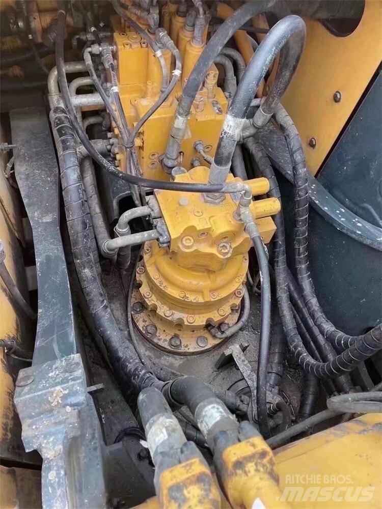 Hyundai R215VS Lastik tekerli ekskavatörler