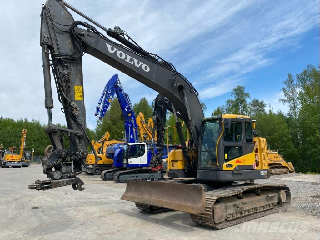 Volvo ECR 235 Paletli ekskavatörler