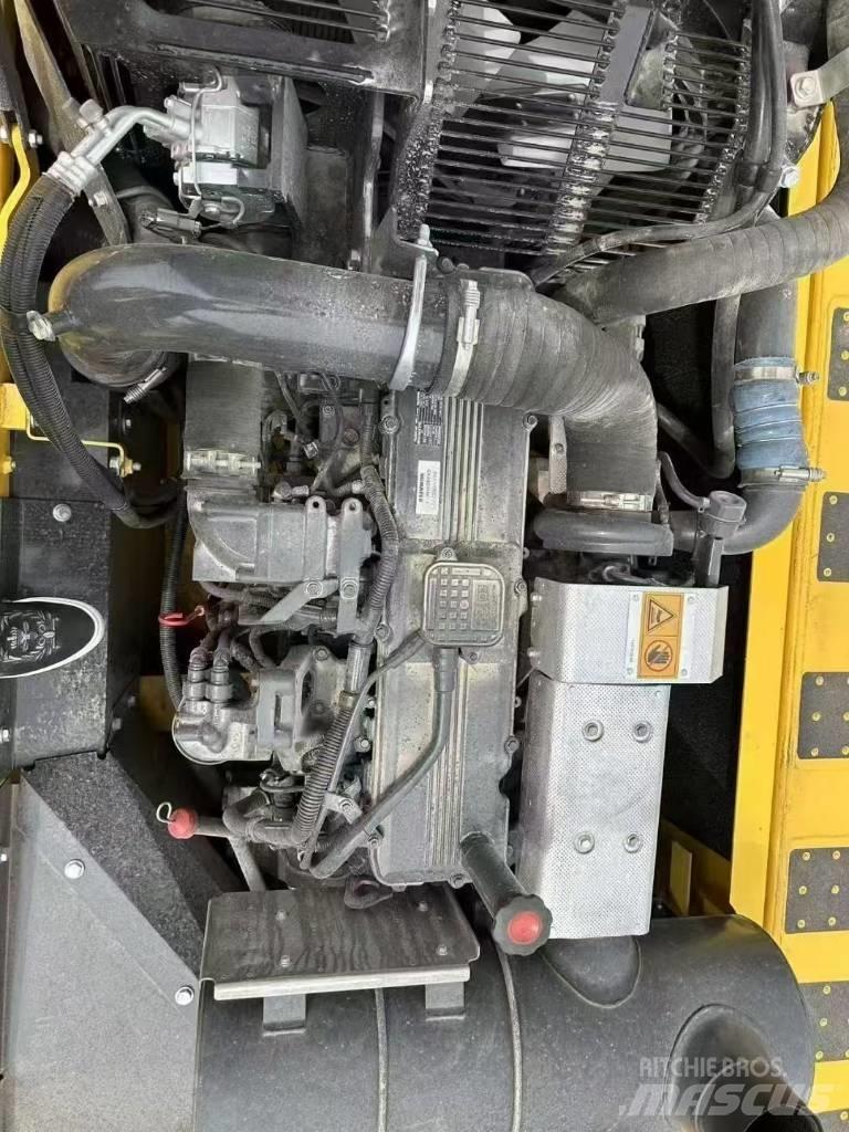Komatsu 360-8MO Paletli ekskavatörler