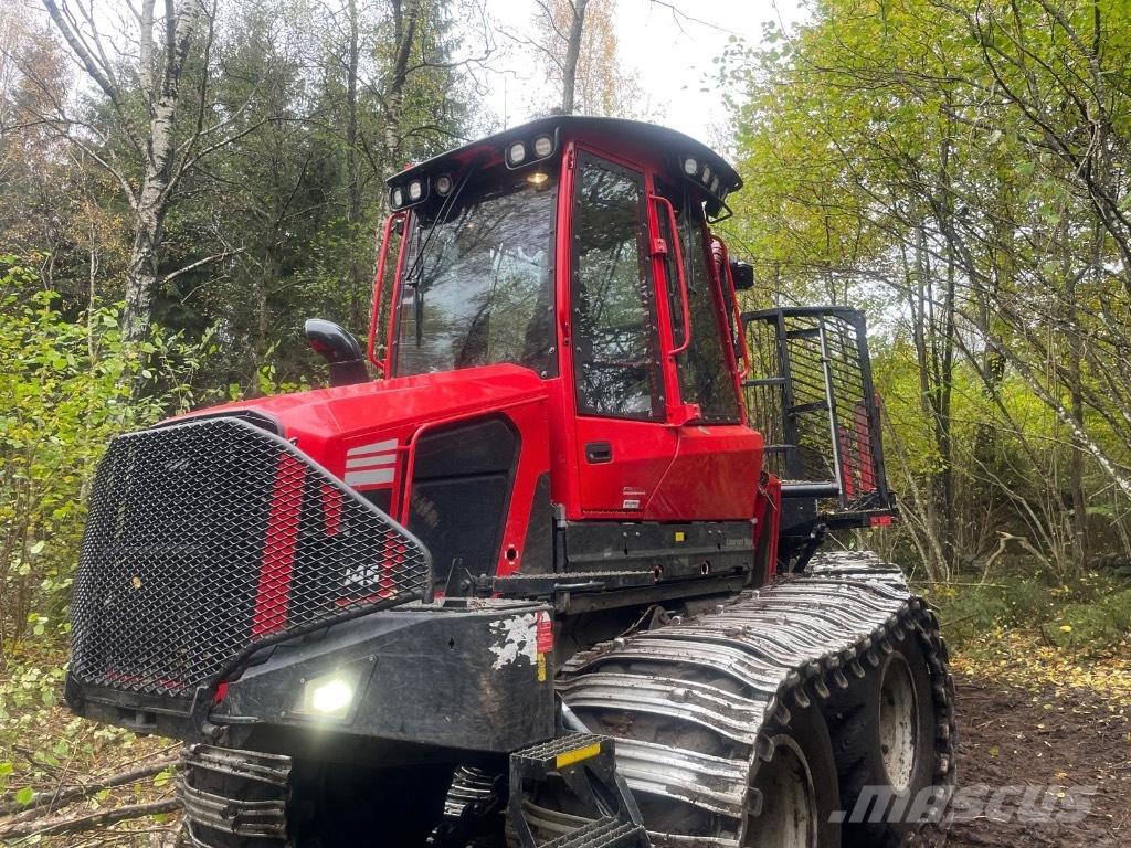 Komatsu 845 Tomruk yükleyici traktörler