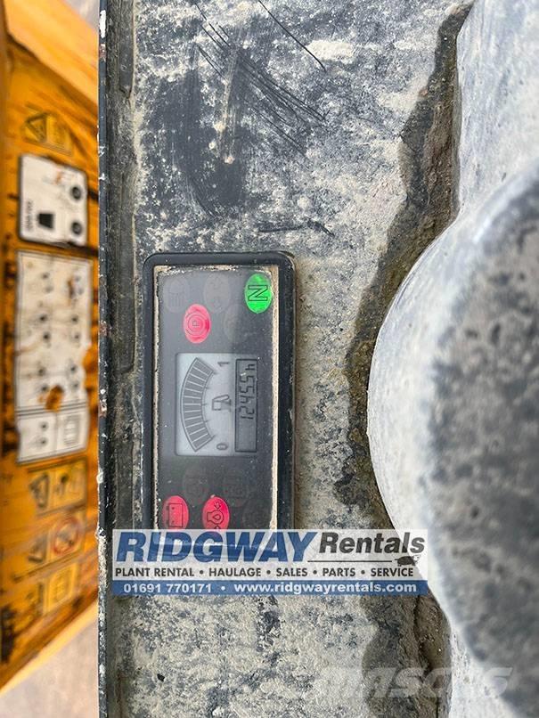 JCB 3STH Belden kirma kamyonlar