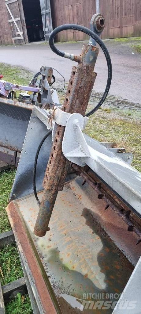 Fjärås 700 Kum ve tuz serpiciler