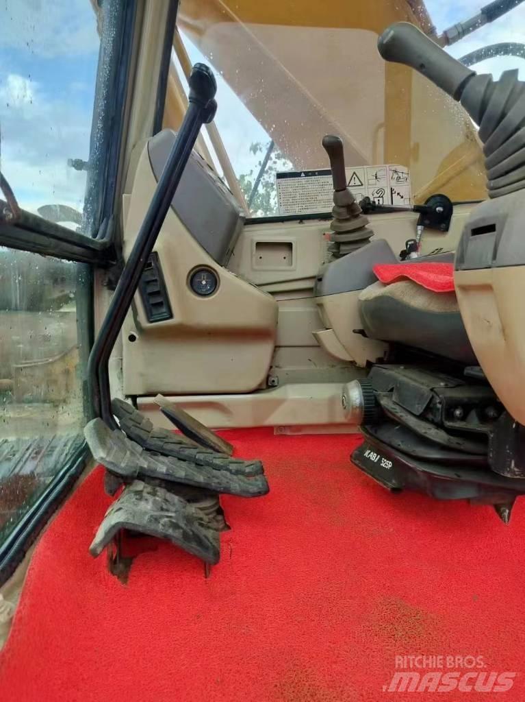 CAT 320 B L Paletli ekskavatörler