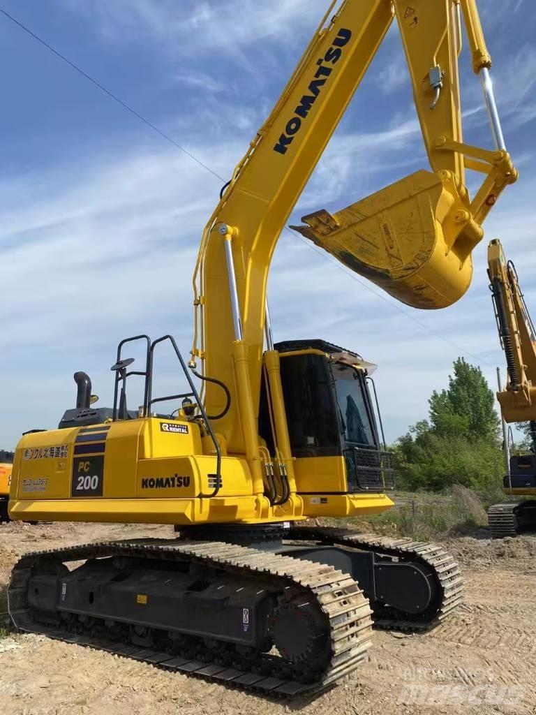 Komatsu 200-8 Paletli ekskavatörler