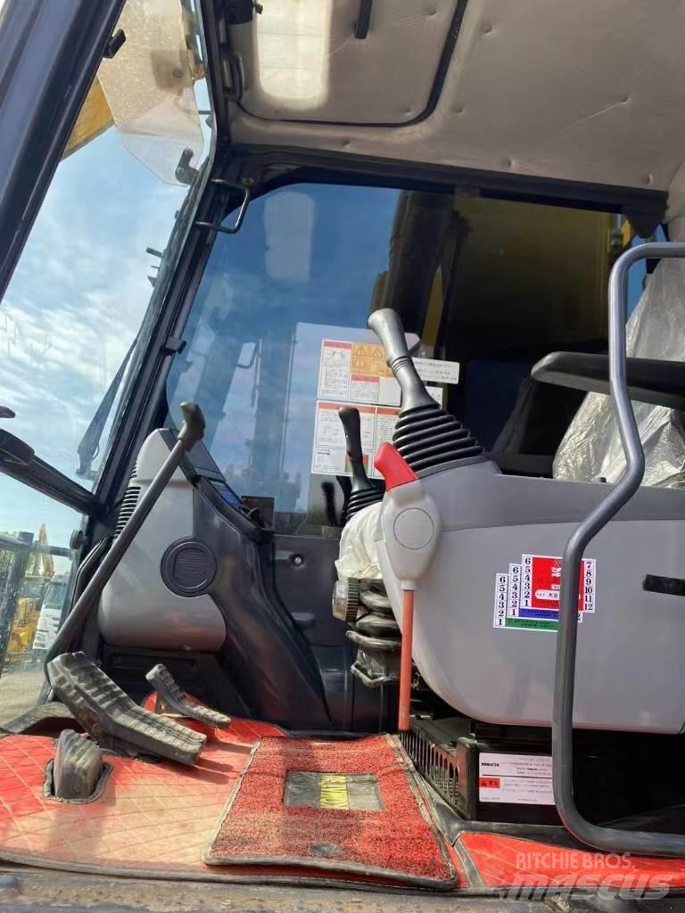 Komatsu 200-8 Paletli ekskavatörler