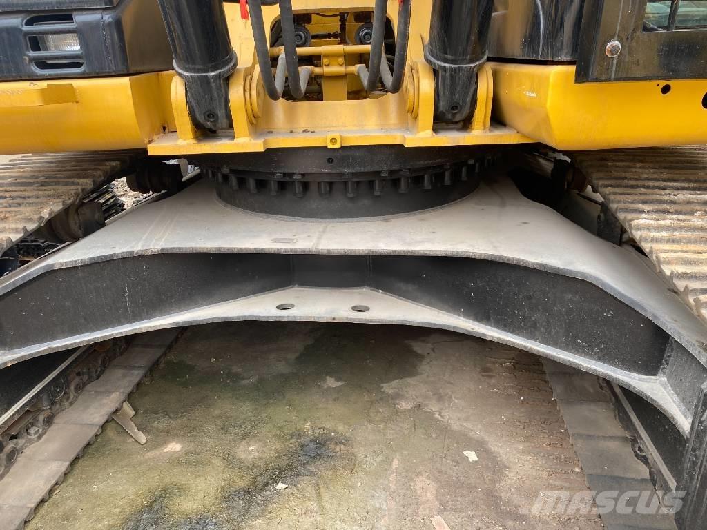 CAT 330 D Paletli ekskavatörler