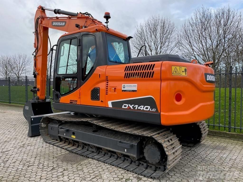 Doosan dx140w Lastik tekerli ekskavatörler