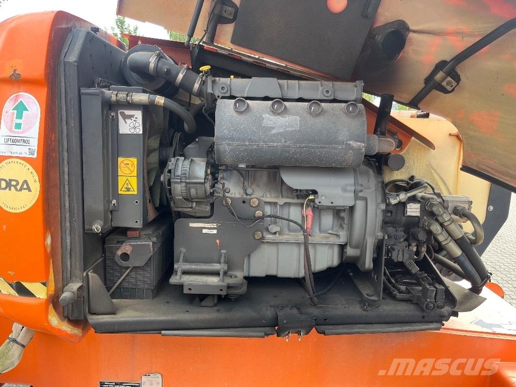 JLG 600 AJ Körüklü personel platformları