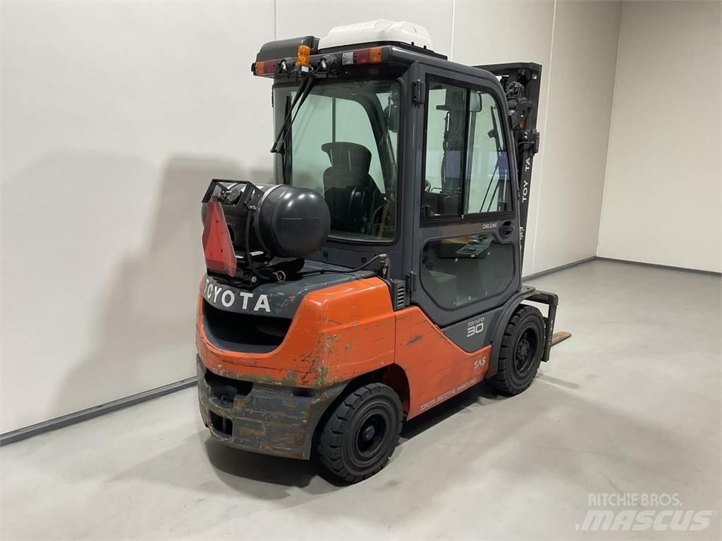 Toyota 02-8FGF30 LPG'li forkliftler