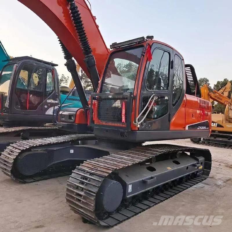 Doosan DX 225 LC Paletli ekskavatörler