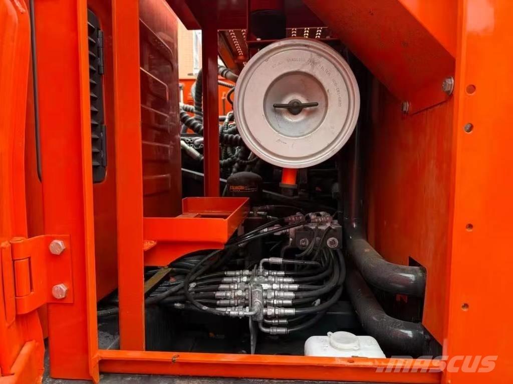 Doosan DX 225 LC Paletli ekskavatörler