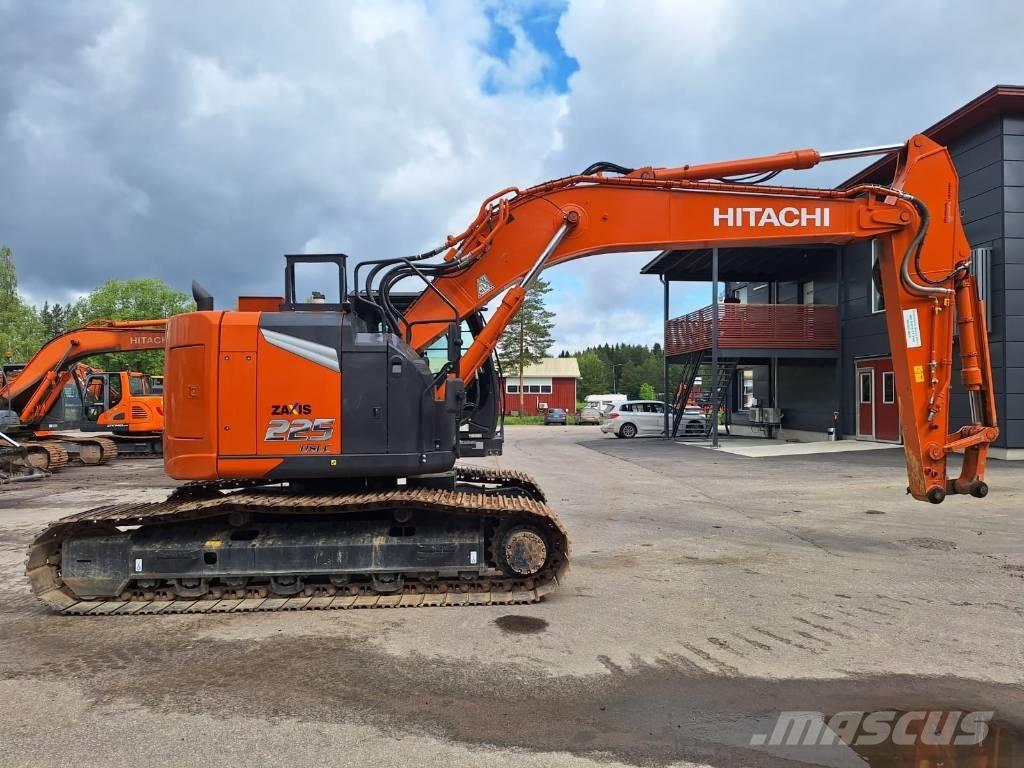 Hitachi ZX225USLC-7 Paletli ekskavatörler