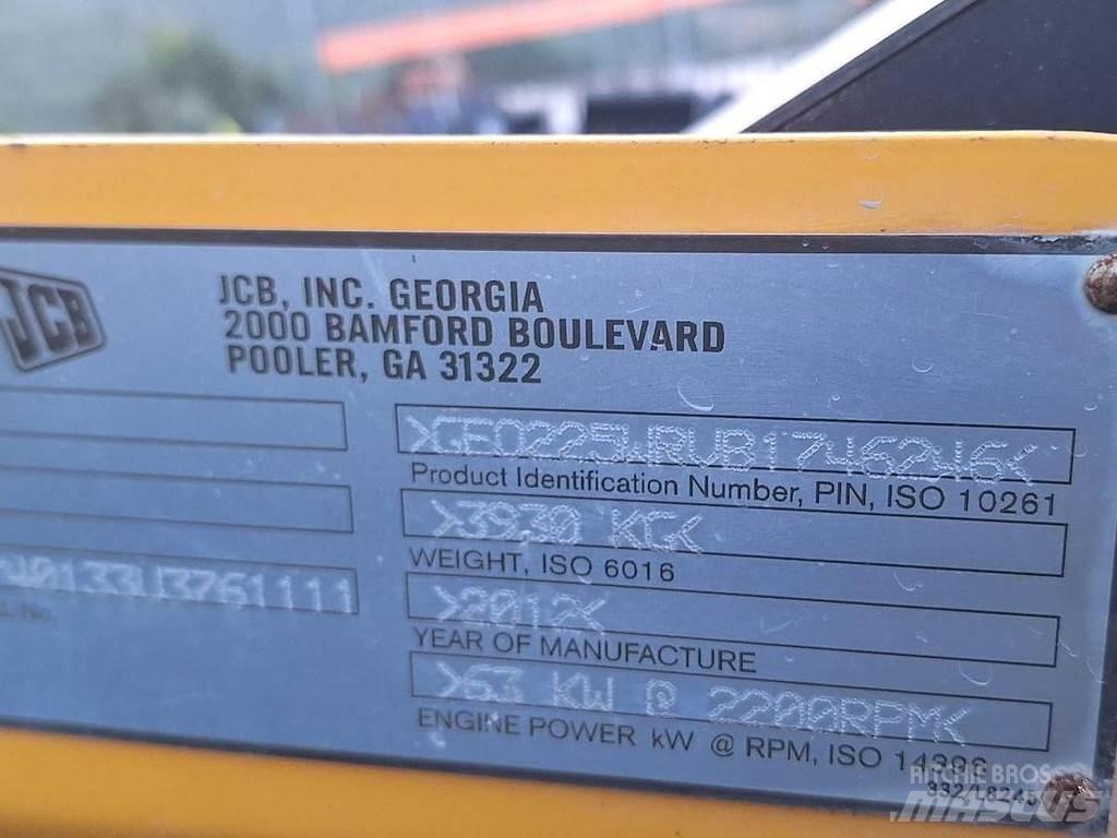 JCB 225 Mini yükleyiciler
