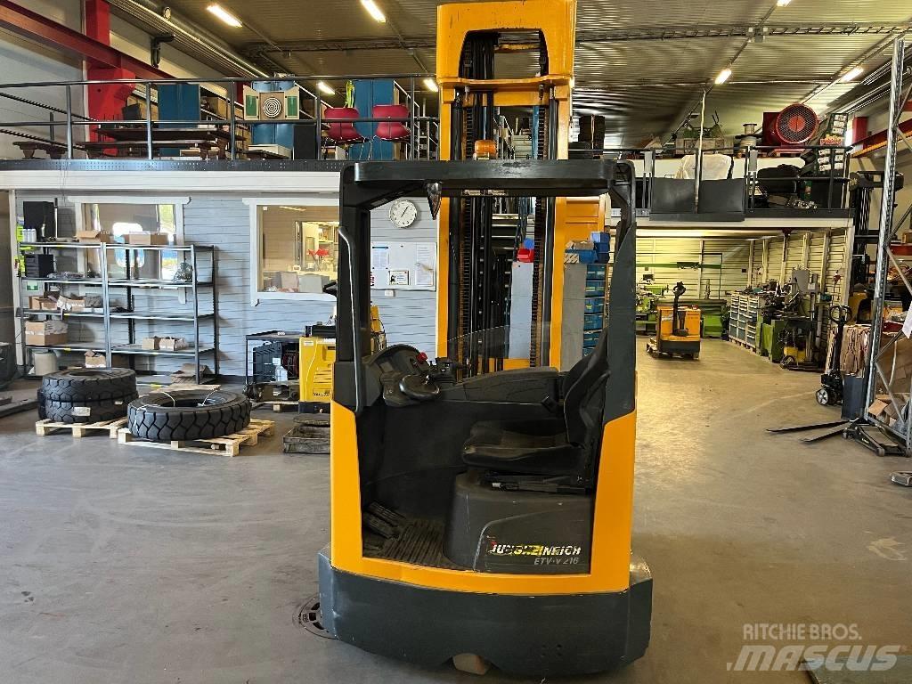Jungheinrich ETV 216 Reach truck - depo içi istif araçları
