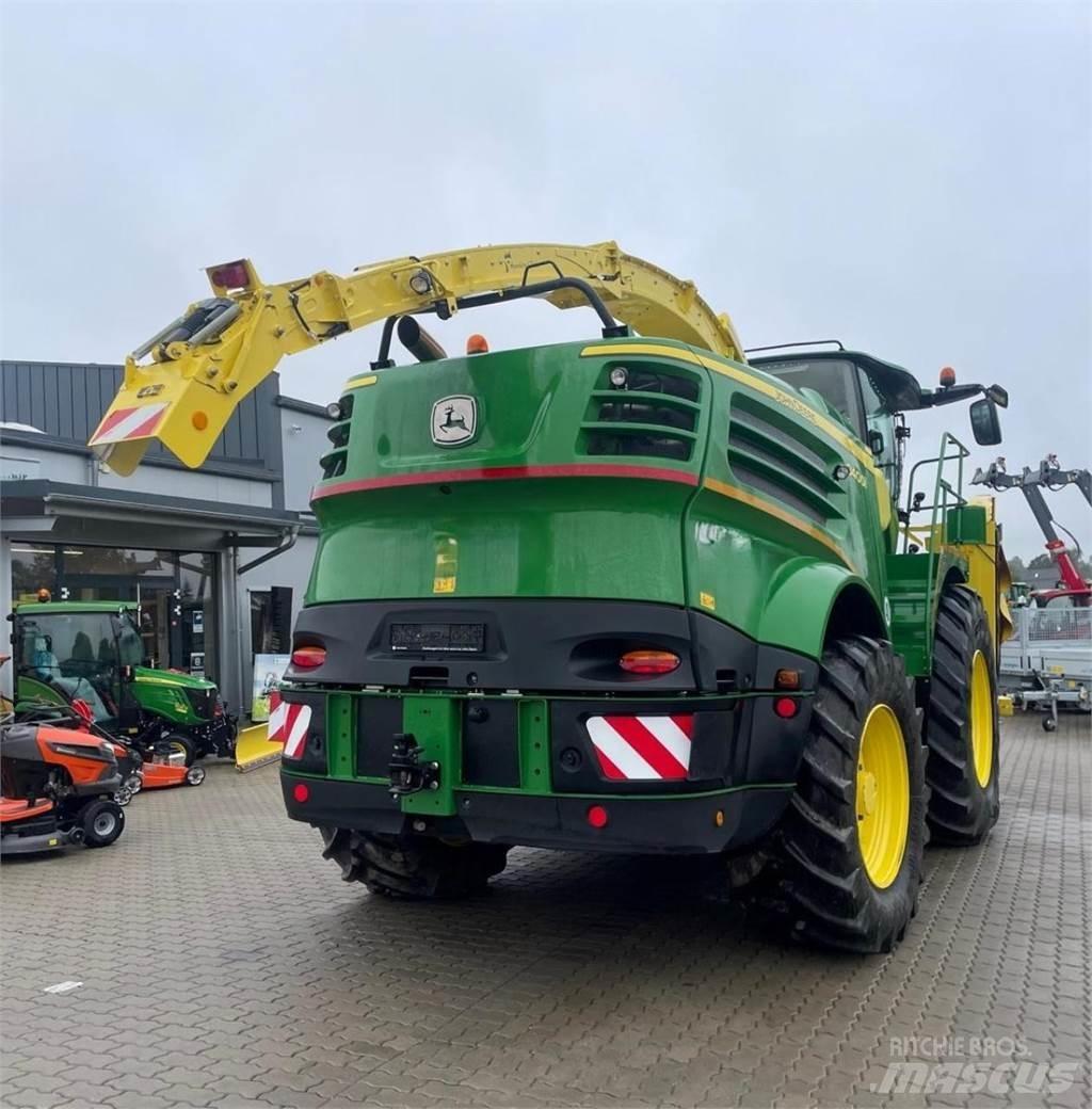 John Deere 8400 i Kendi yürür silaj makinalari