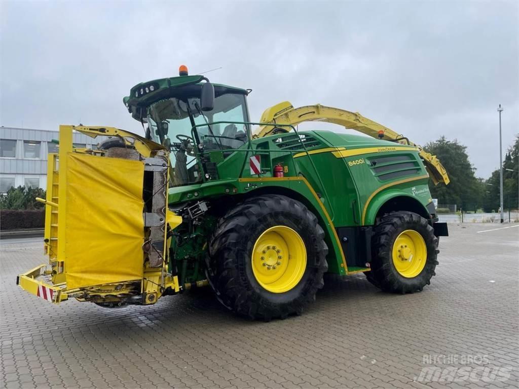 John Deere 8400 i Kendi yürür silaj makinalari