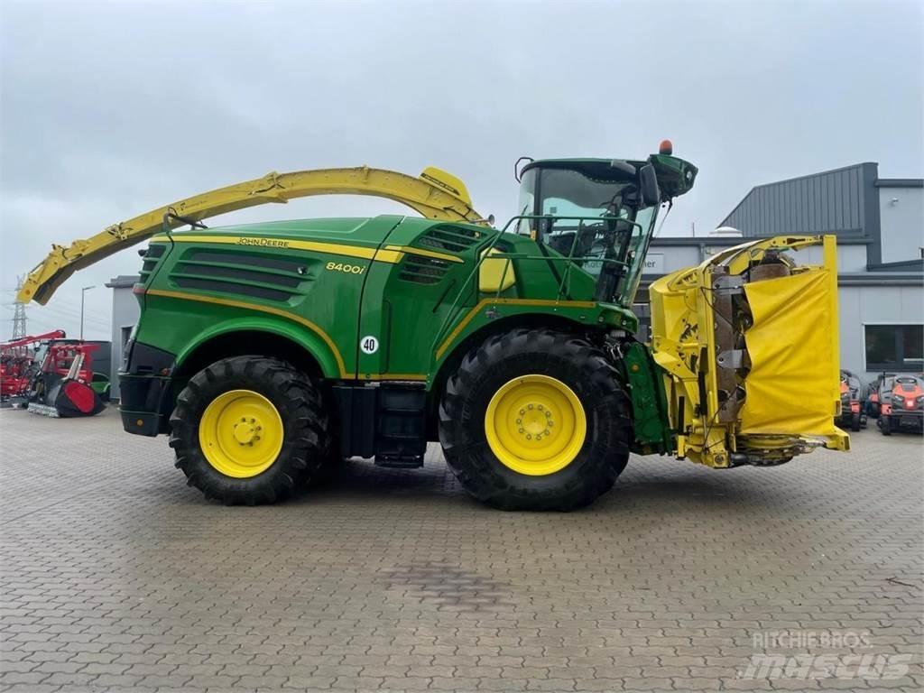 John Deere 8400 i Kendi yürür silaj makinalari