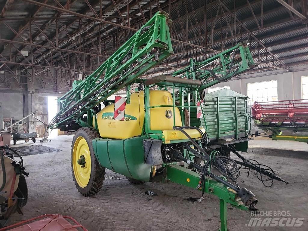 John Deere 732 Çekilir pülverizatörler