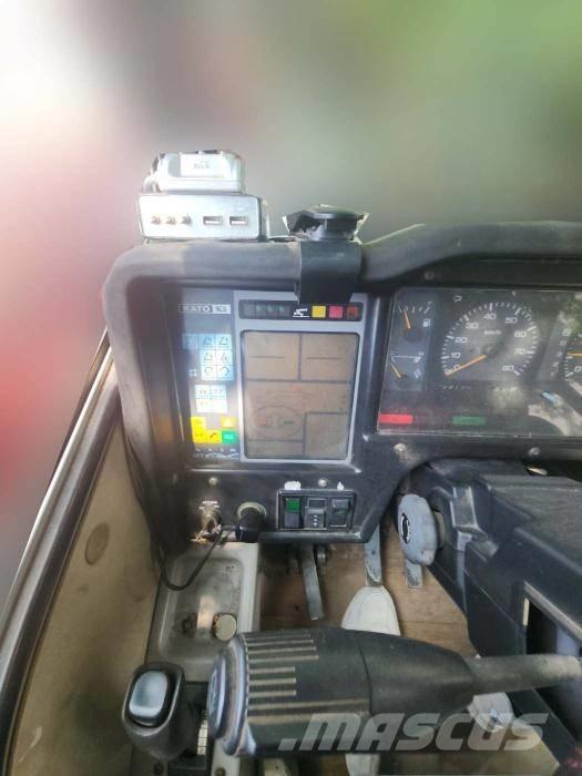 Kato MR 100 Arazi Tipi Vinçler (RT)