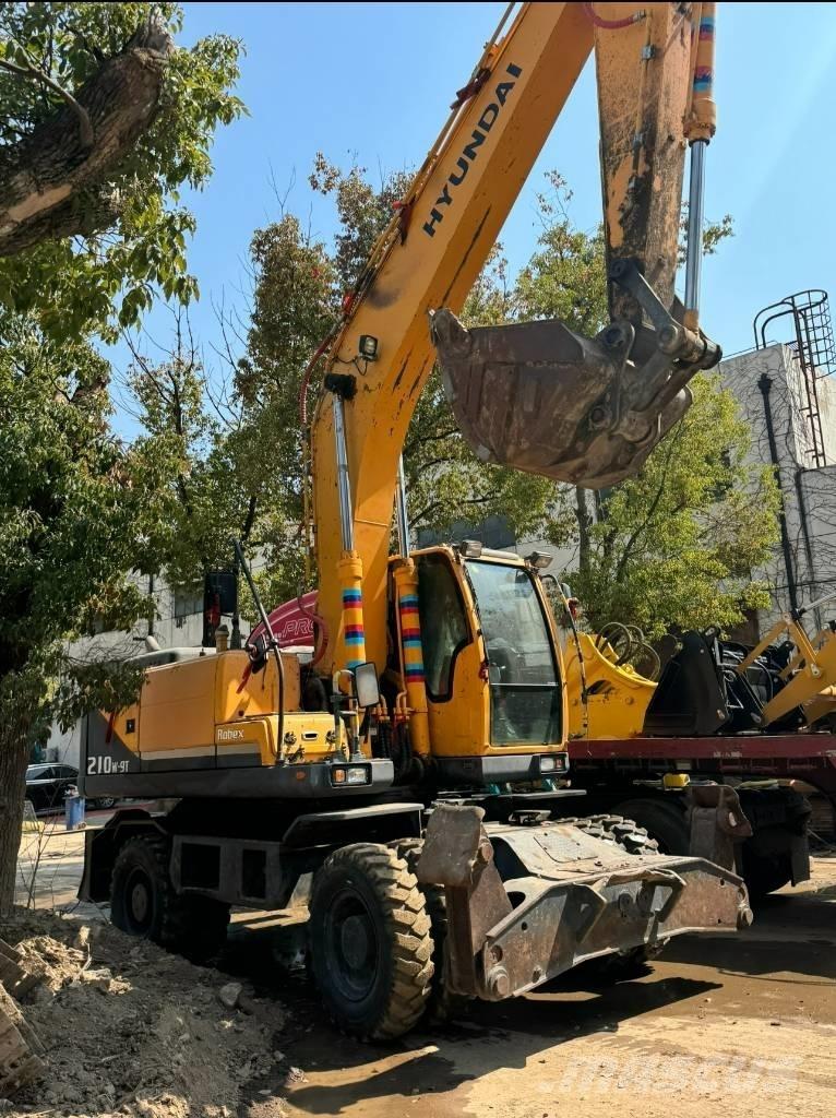 Hyundai 210W-9 Lastik tekerli ekskavatörler