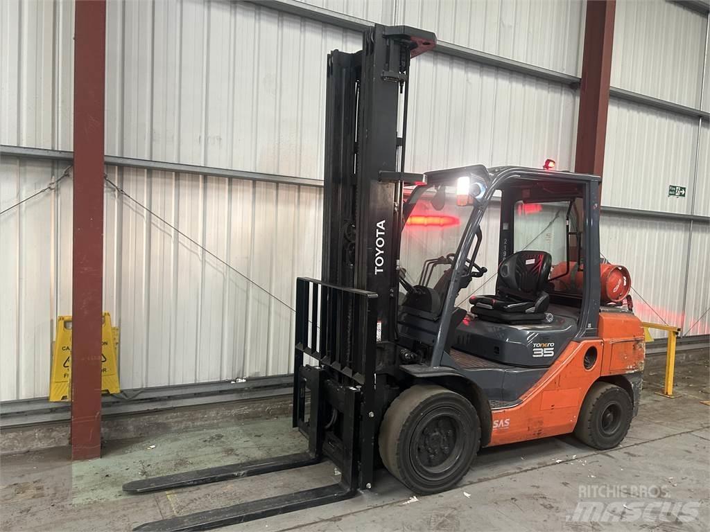 Toyota 02-8FGJF35 LPG'li forkliftler
