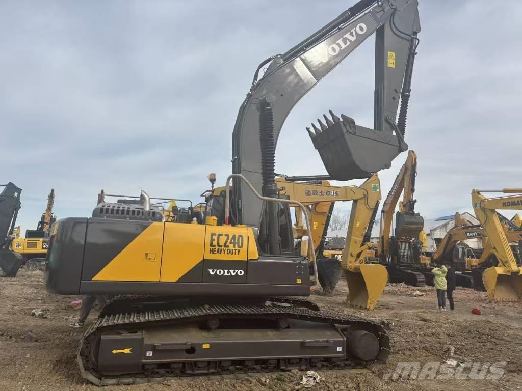 Volvo EC 240 Paletli ekskavatörler