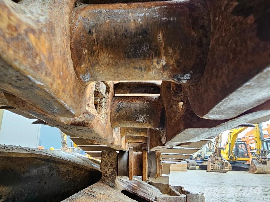 Komatsu HB215LC-2 Paletli ekskavatörler