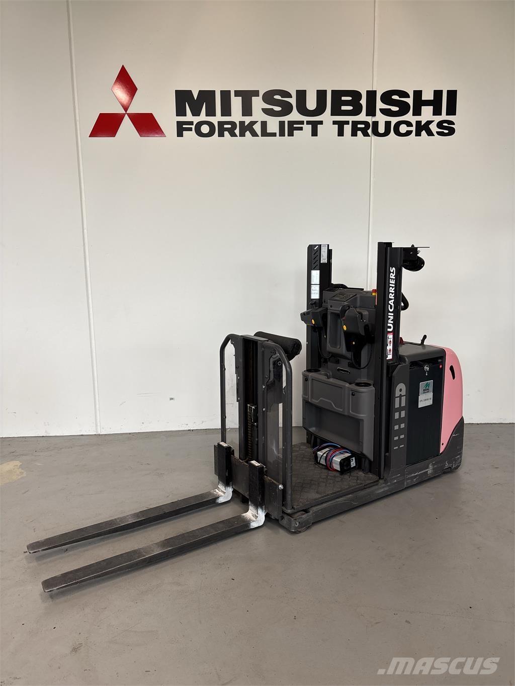 UniCarriers EPL100 Düsük seviye siparis toplayici