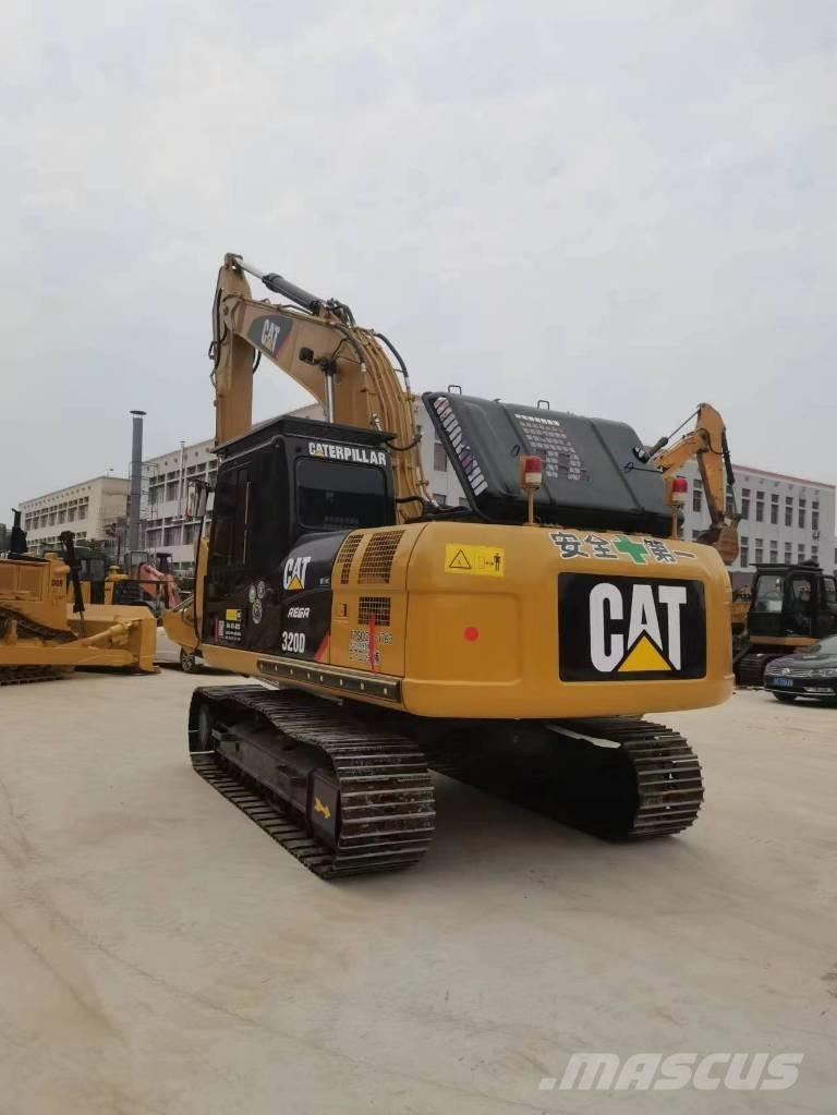 CAT 320 D Paletli ekskavatörler