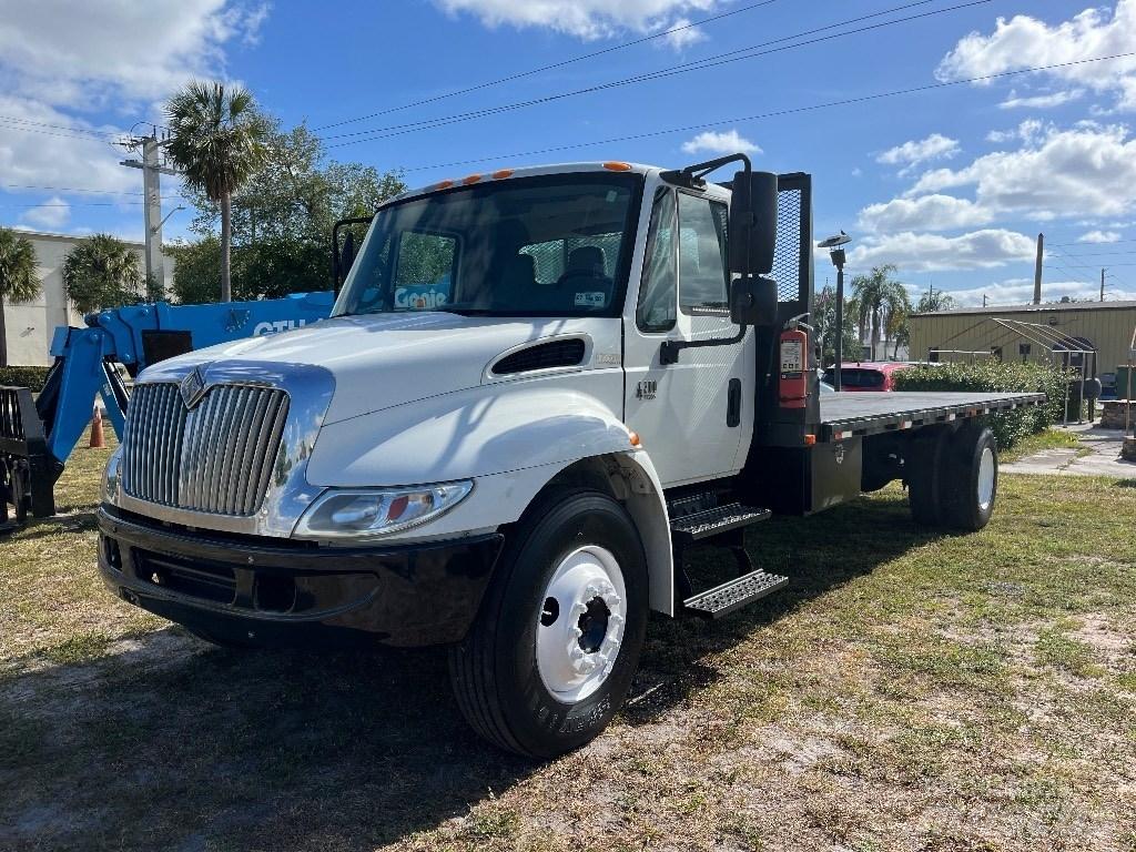International 4200 Flatbed kamyonlar