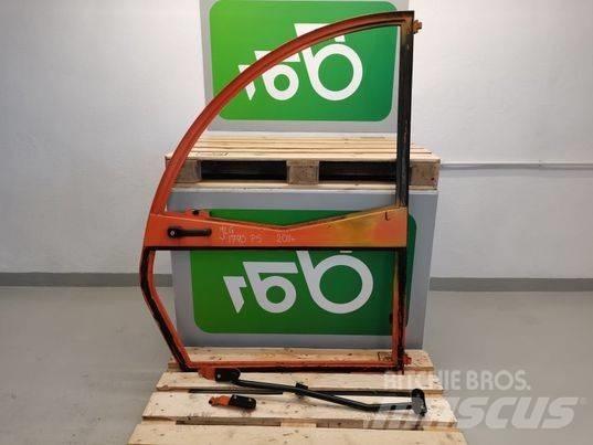 JLG 307 door Kabin