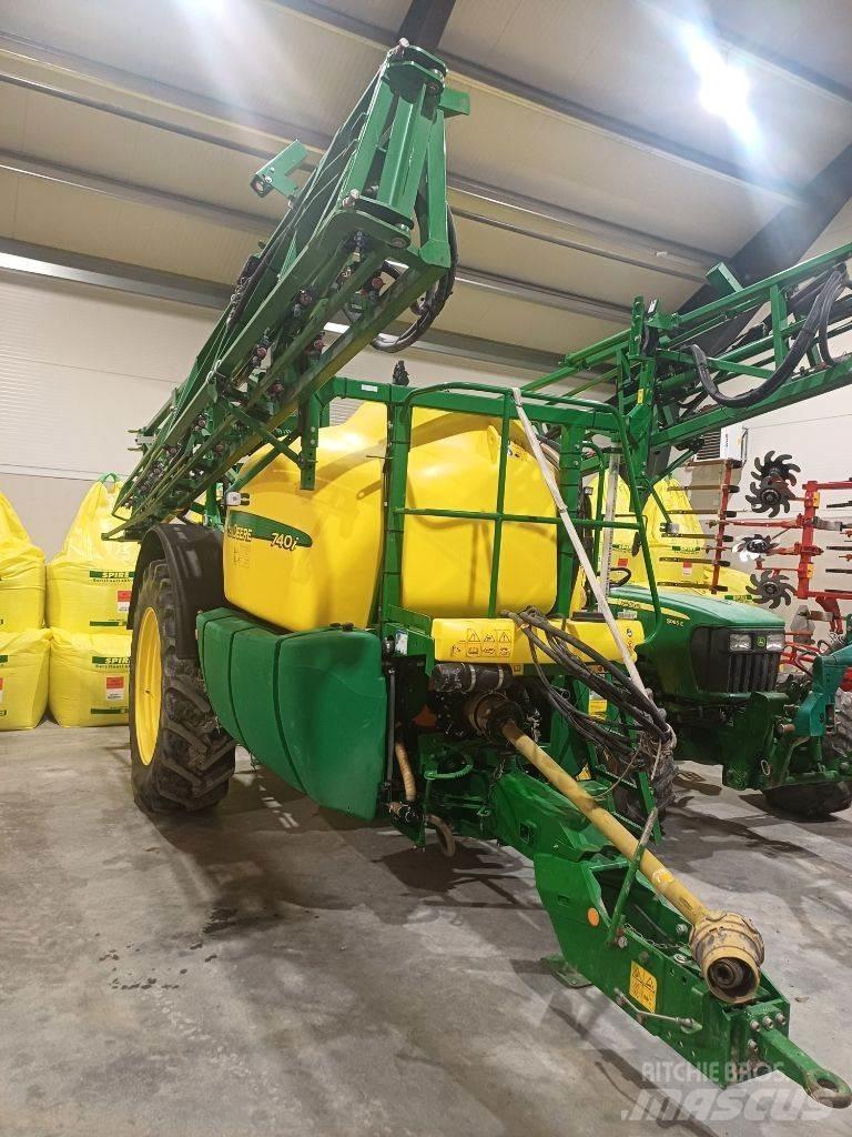 John Deere 740 i Çekilir pülverizatörler