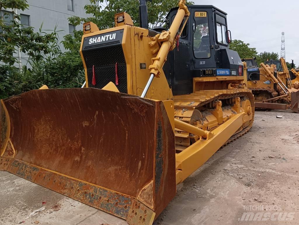 Shantui SD 32 Paletli dozerler