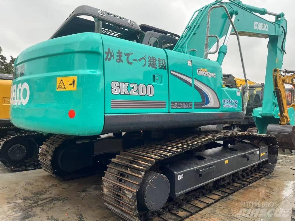 Kobelco SK 200-8 Paletli ekskavatörler