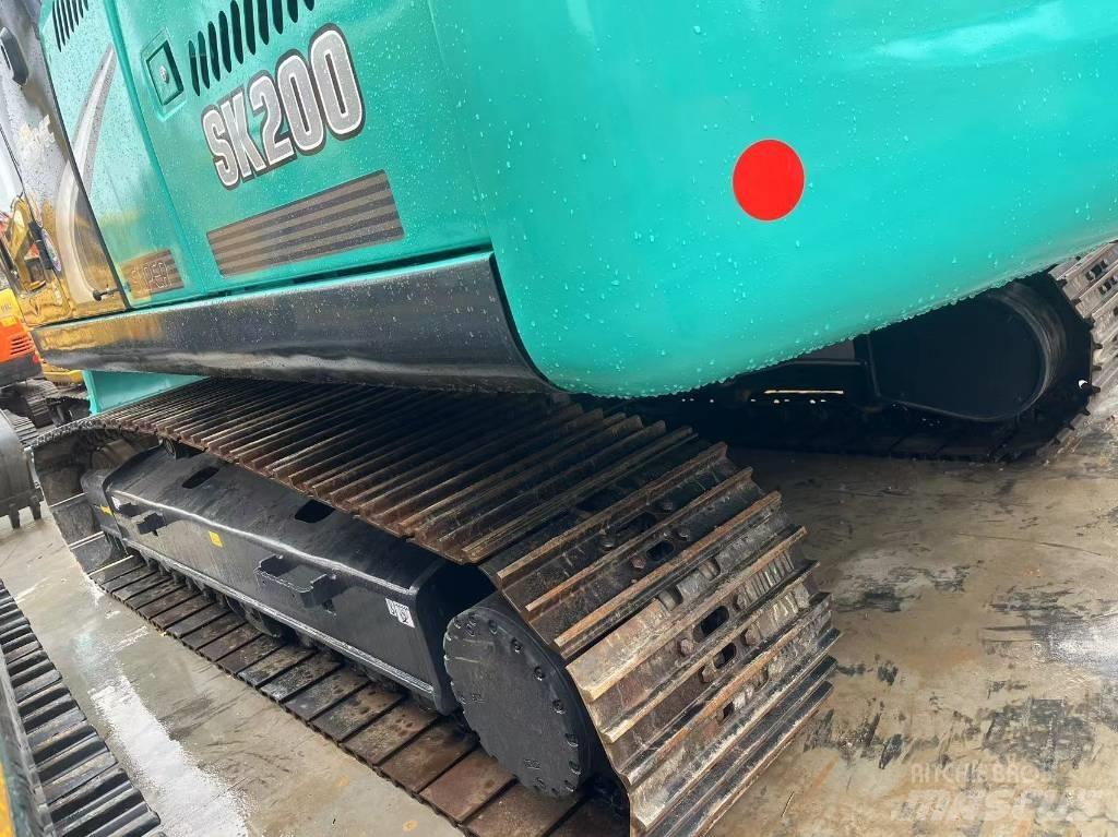 Kobelco SK 200-8 Paletli ekskavatörler