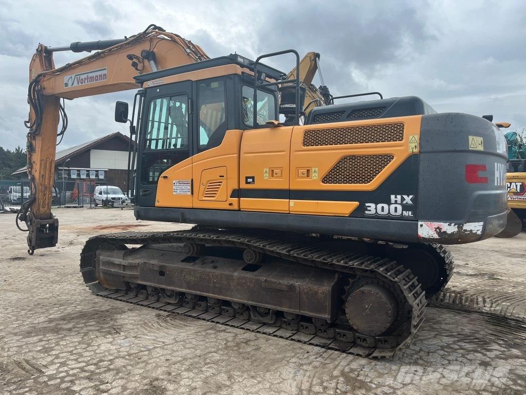 Hyundai HX 300 NL Paletli ekskavatörler