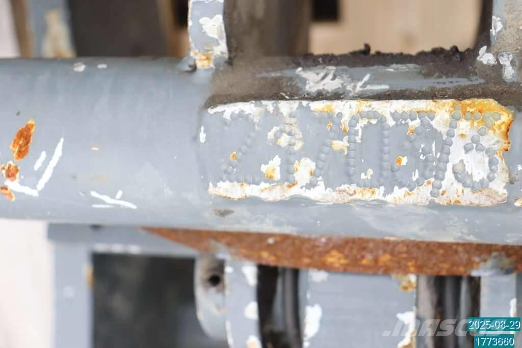 GiANT V 6004 T Mini yükleyiciler