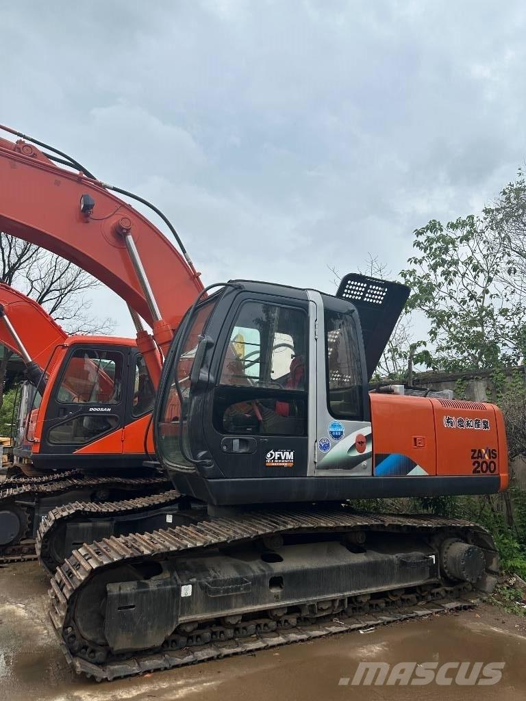 Hitachi ZX 200 Paletli ekskavatörler