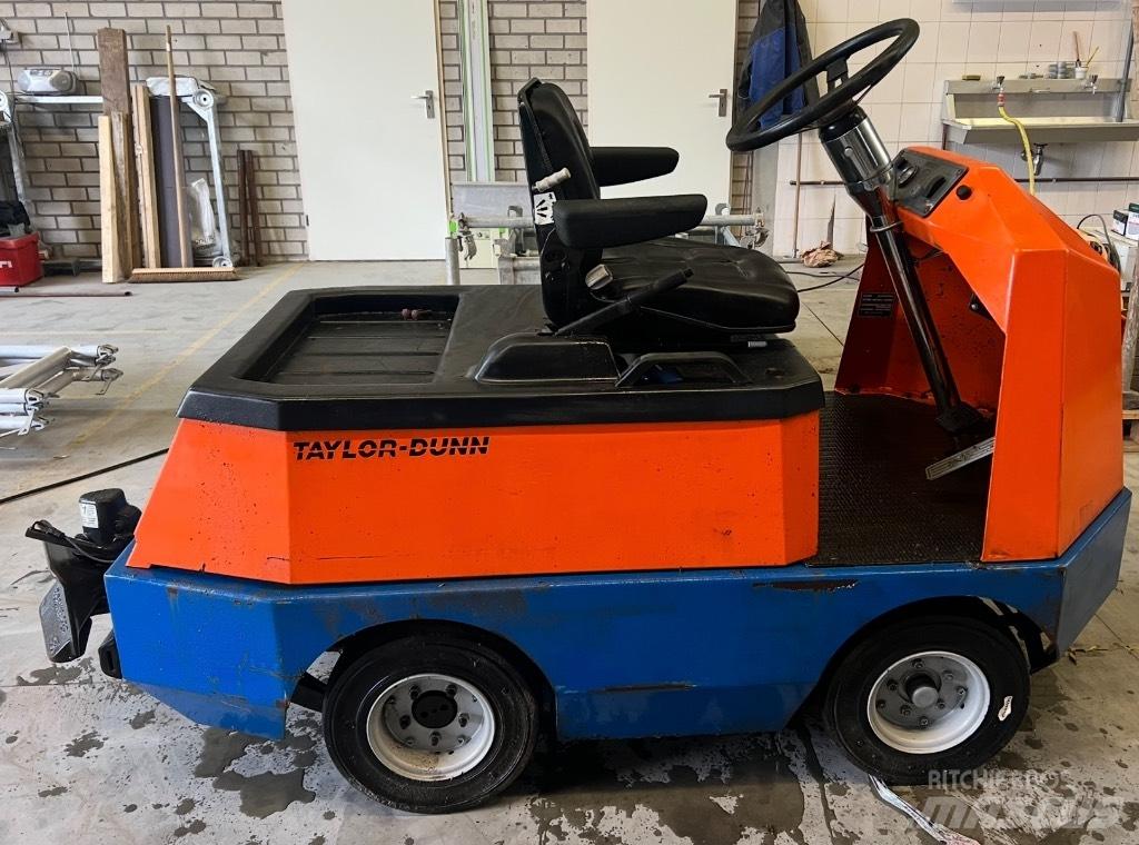 Taylor-Dunn C425 Çekiciler