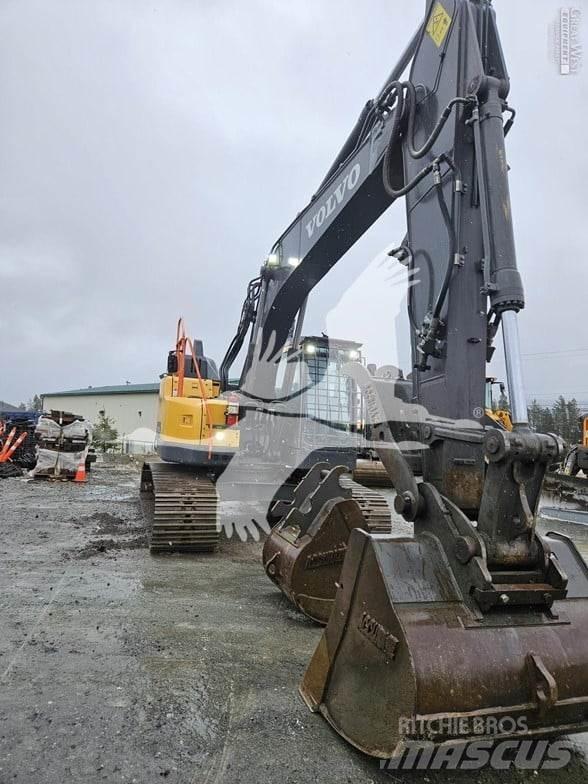 Volvo ECR235EL Paletli ekskavatörler