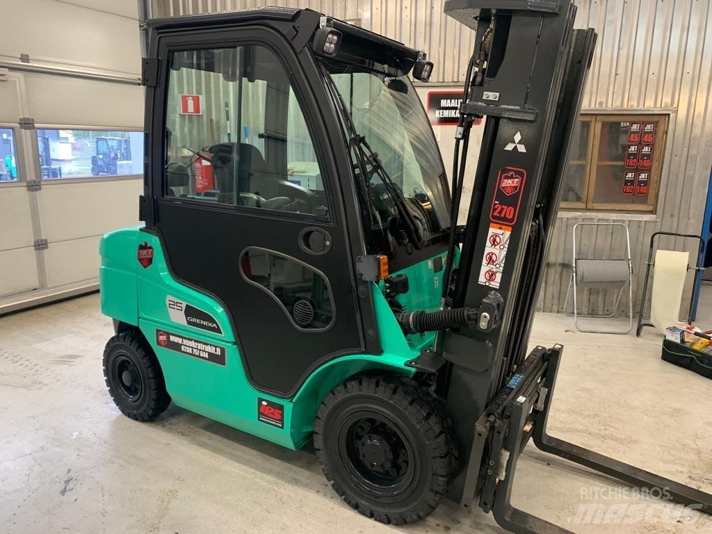 Mitsubishi FD25N3 Dizel forkliftler