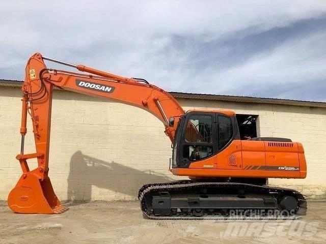 Doosan DX 225 Paletli ekskavatörler