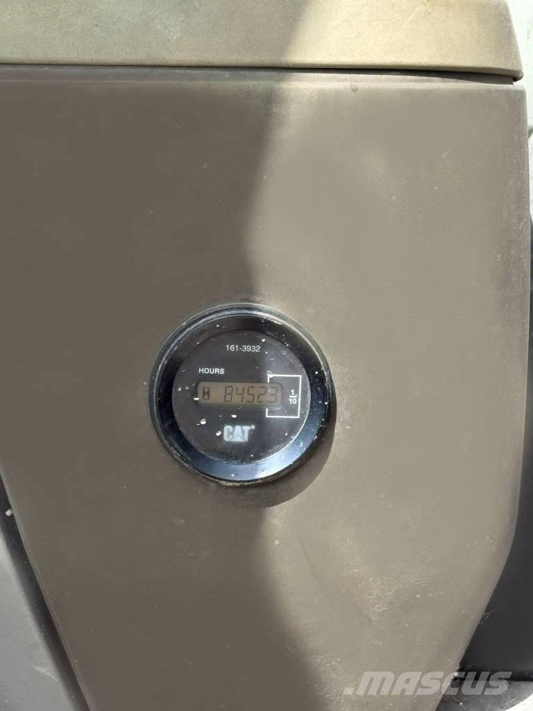 CAT 320 D L Paletli ekskavatörler