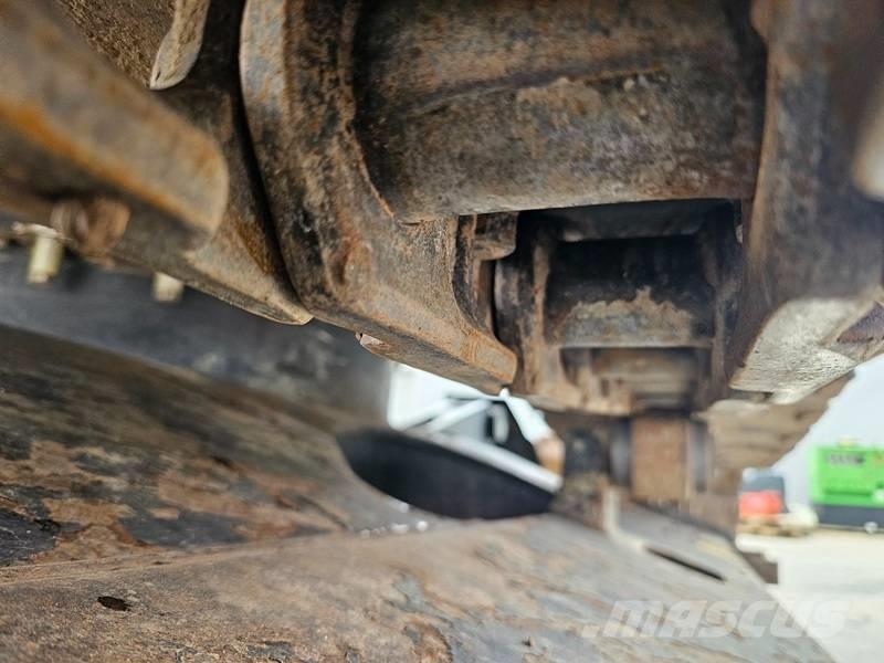 Hitachi ZX 135 US-6 Paletli ekskavatörler